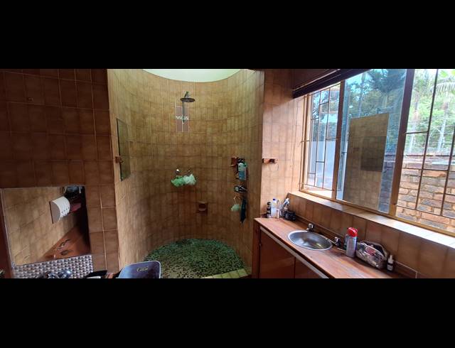 4 bed property for sale in CAPITAL PARK